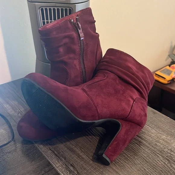 Maroon Top Moda Booties - Picture 3 of 4